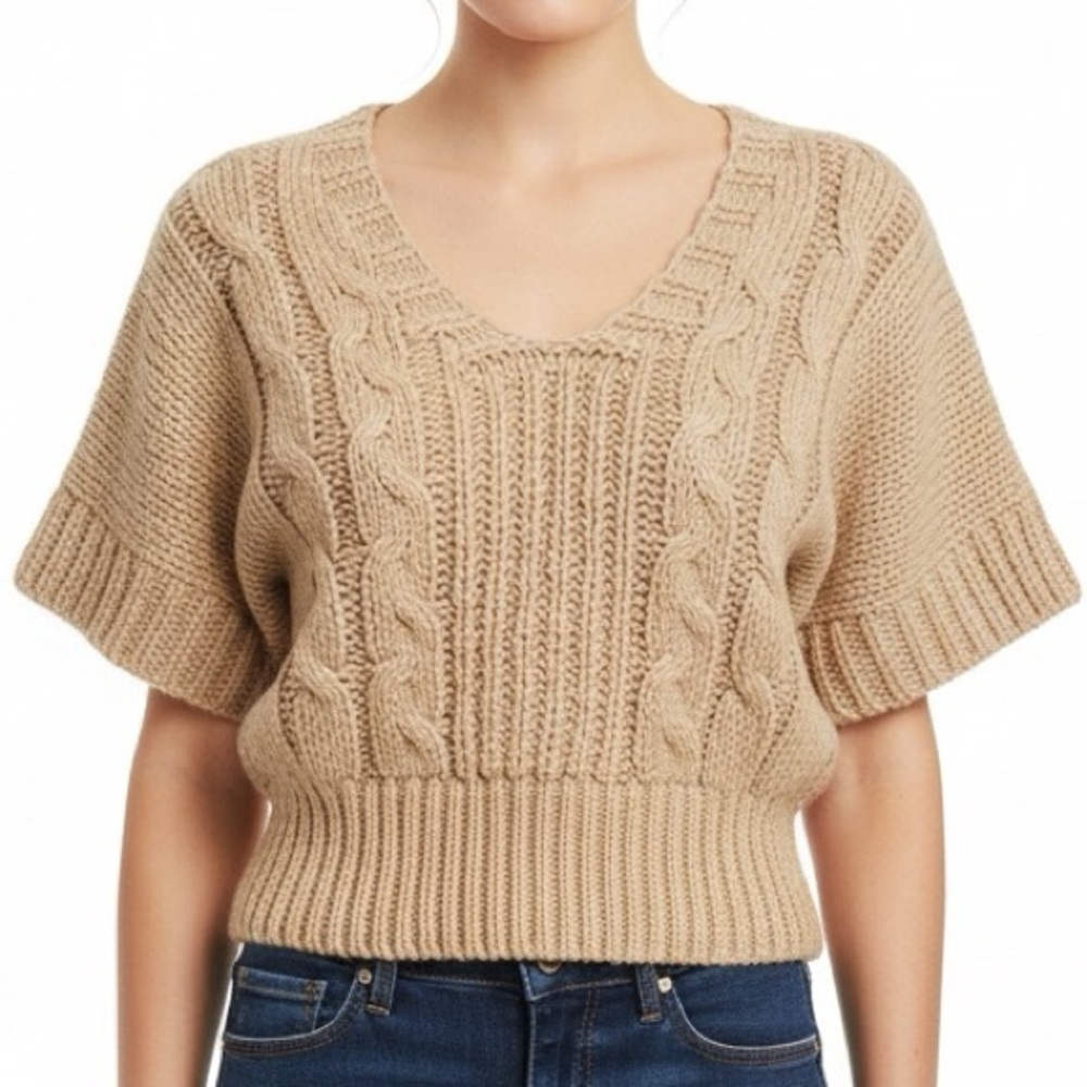 Jessica Simpson cropped shortsleeve v-neck sweater size S